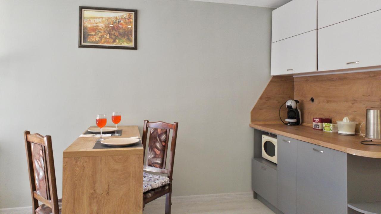 Cozy Studio Near The Park With Huge Verandah. Veliko Tărnovo Exterior foto
