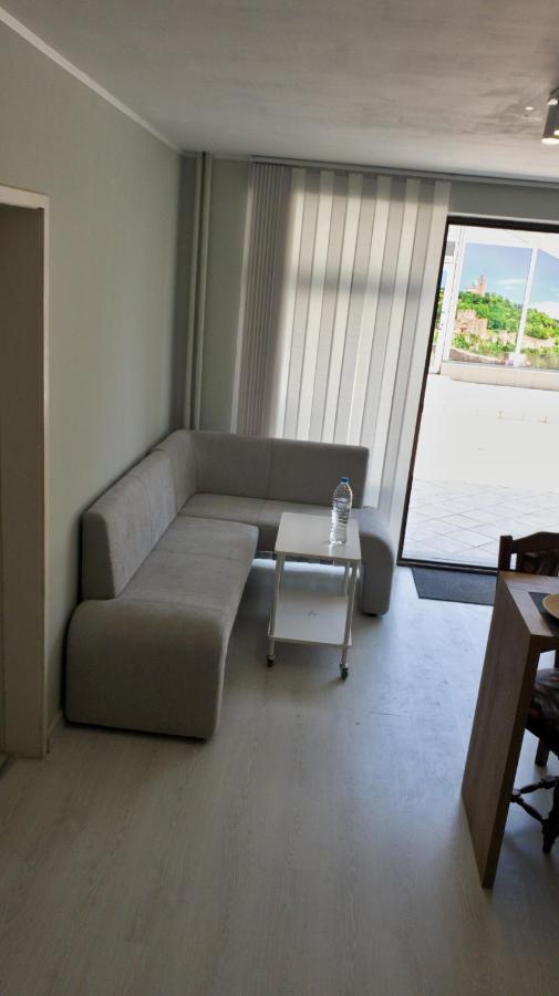 Cozy Studio Near The Park With Huge Verandah. Veliko Tărnovo Exterior foto